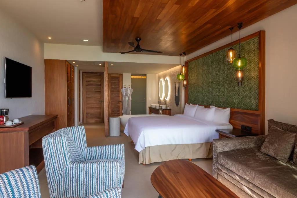 SUITE CAPACITY 3 Room, Sandos Playacar All Inclusive, Cancun Area