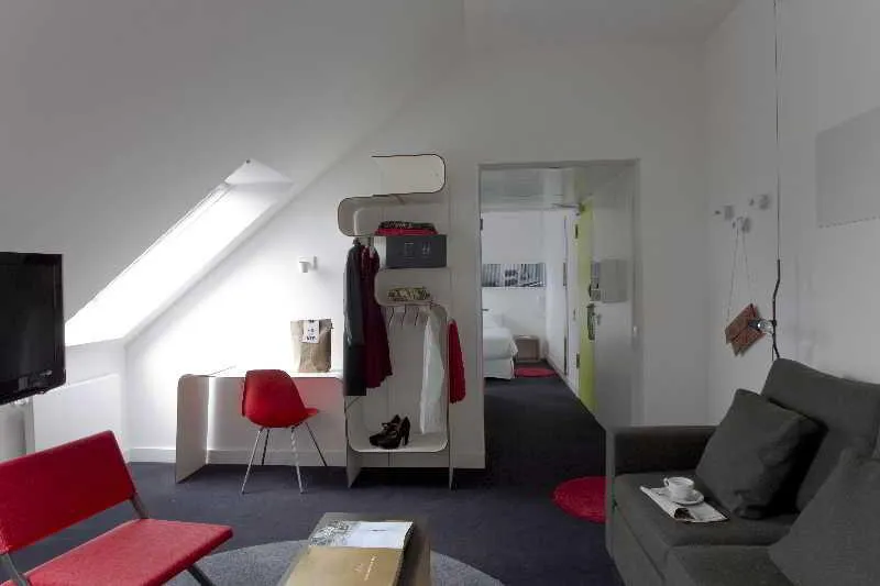 JUNIOR SUITE STANDARD Room, Gat Point Charlie, Berlin