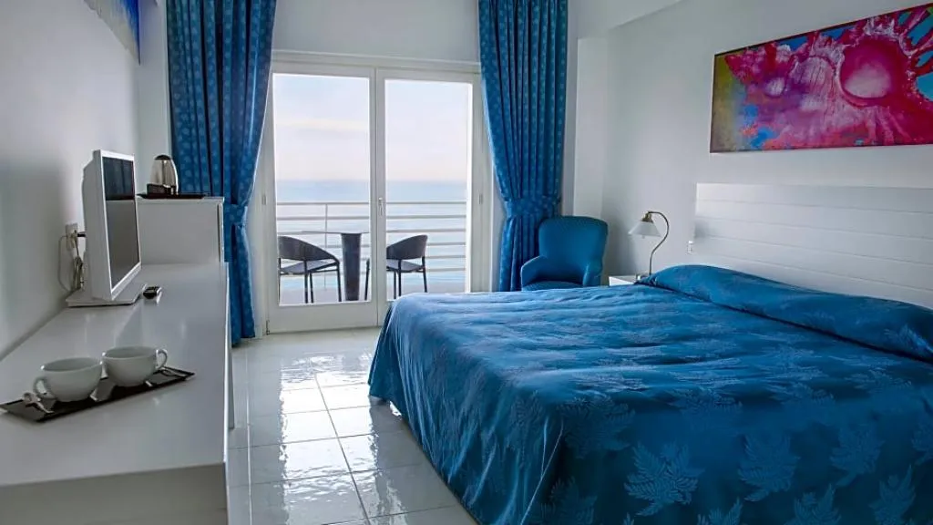 TRIPLE SUPERIOR SEA FRONT Room, Hotel Miramare Stabia, Naples