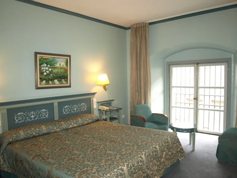 DOUBLE STANDARD Room, Palacio de Velada, Madrid