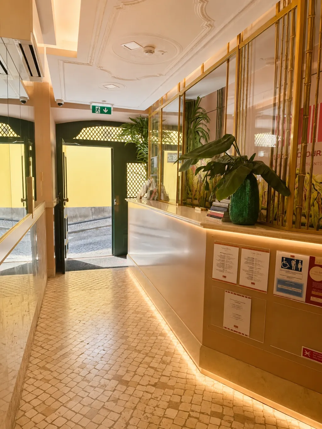 Lobby, Lisbon Colours Bairro Alto Apartments, Lisbon