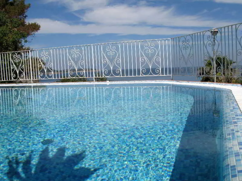Pool, Don Felipe, Naples
