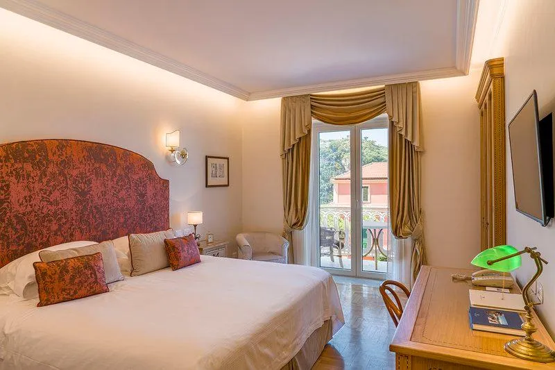 DOUBLE SUPERIOR Room, Grand Hotel Excelsior Vittoria Spa, Naples