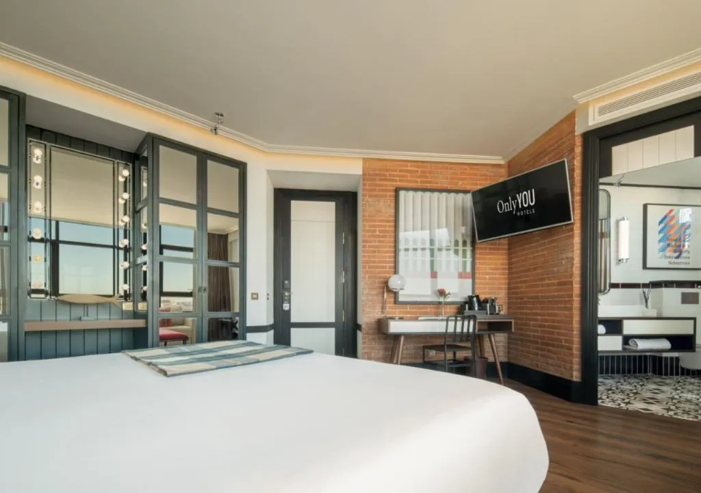 JUNIOR SUITE CAPACITY 2 Room, Only You Hotel Atocha, Madrid