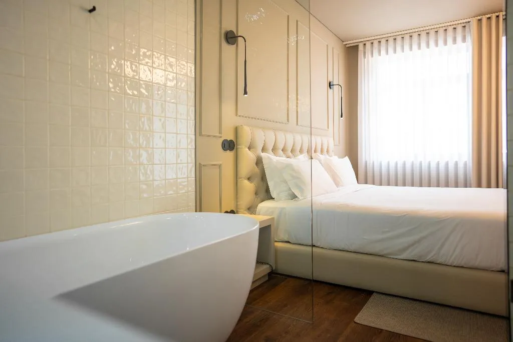 DOUBLE DELUXE WITH BALCONY Room, Santo Thyrso Hotel, Porto