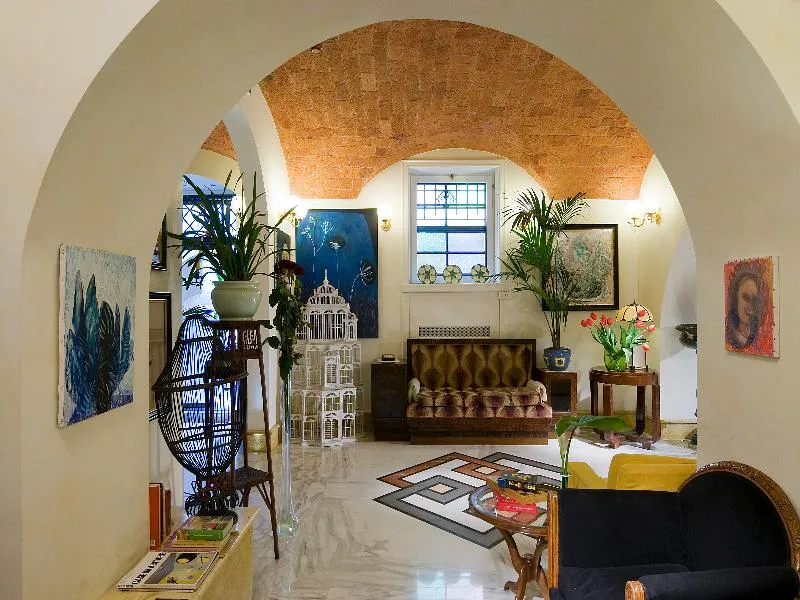 Lobby, Emona Aquaeductus, Naples