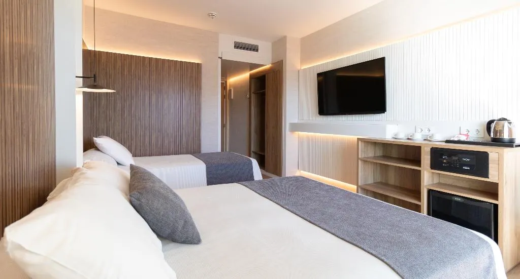 TRIPLE STANDARD Room, Golden Port Salou & Spa, Costa Dorada
