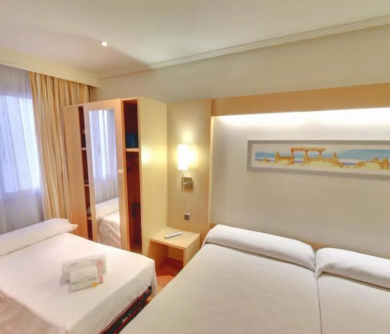 TRIPLE STANDARD Room, Abba Rambla, Barcelona