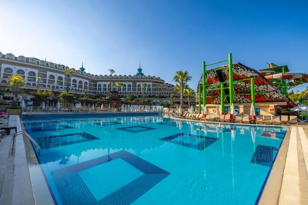 Pool, Crystal Sunset Pearl Collection, Antalya