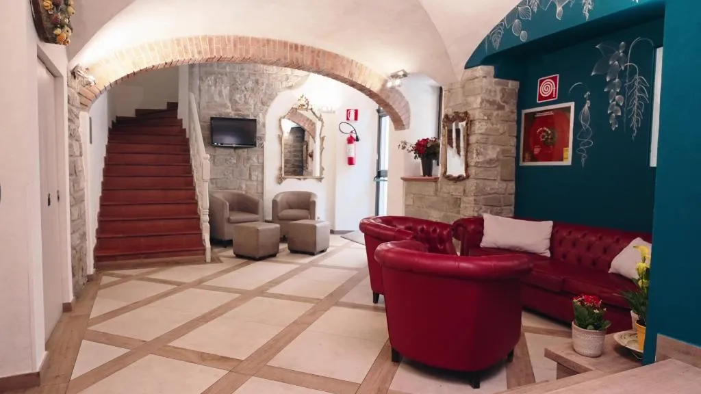 Lobby, Embassy, Florence