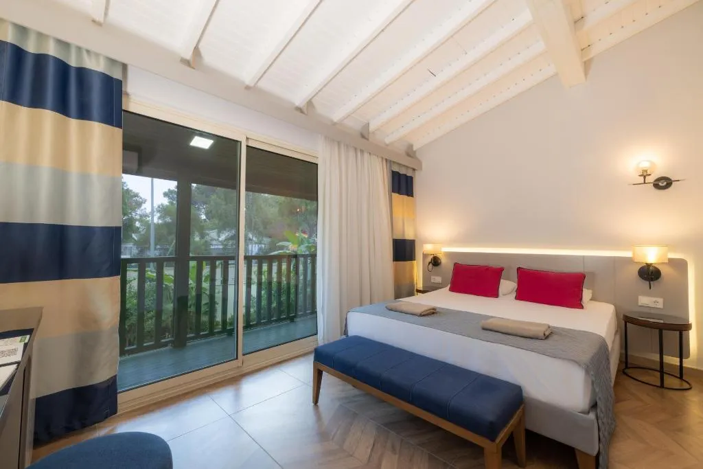 Room, Crystal Flora Pearl Collection, Antalya