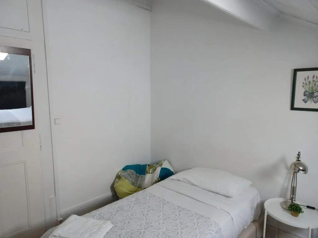 TWIN WITH SHARED BATHROOM Room, WW Hostel & Suites, Porto