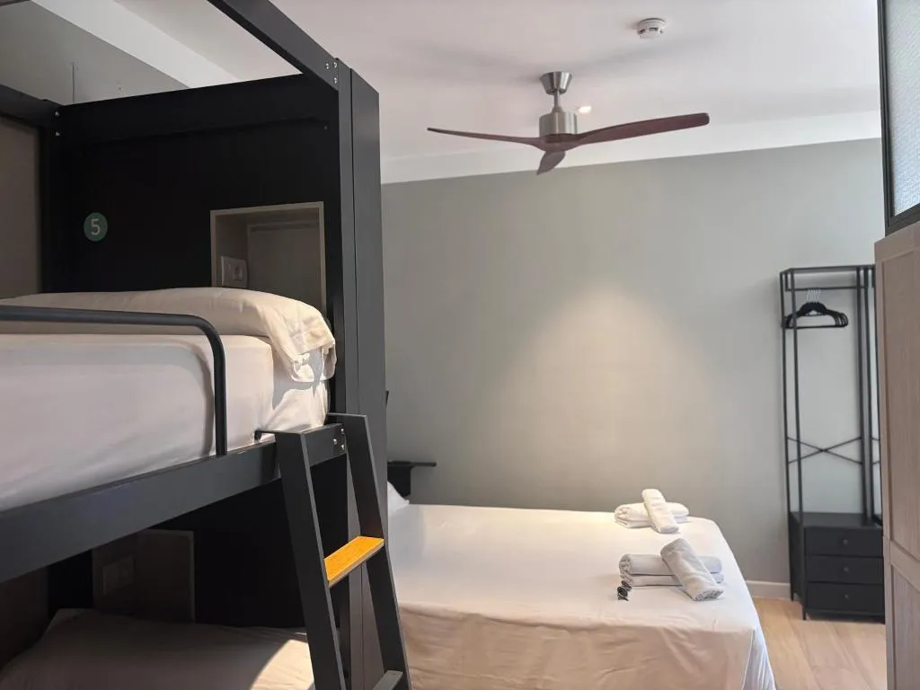 FAMILY ROOM WITH BALCONY Room, Complutum Hostel, Madrid