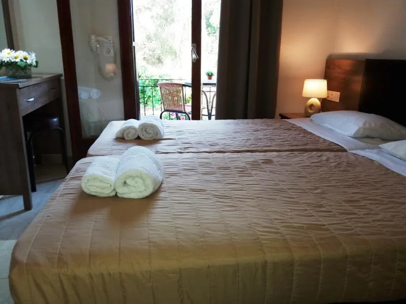 TWIN TWO BEDROOMS Room, Mileona Rooms, Corfu