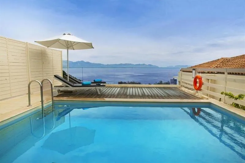 Pool, Camvillia, Kalamata