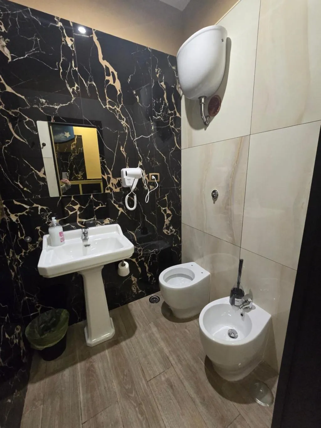 DOUBLE SUPERIOR KING BED Room, Iris, Naples