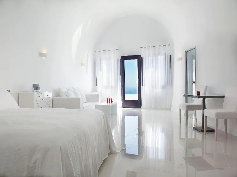 SUITE SEA VIEW HONEYMOON Room, Katikies Chromata Santorini - The Leading Hotels, Santorini