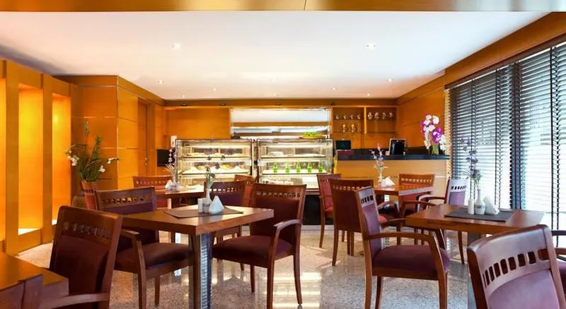 Restaurant, Golden Sands Hotel Apartments, Dubai