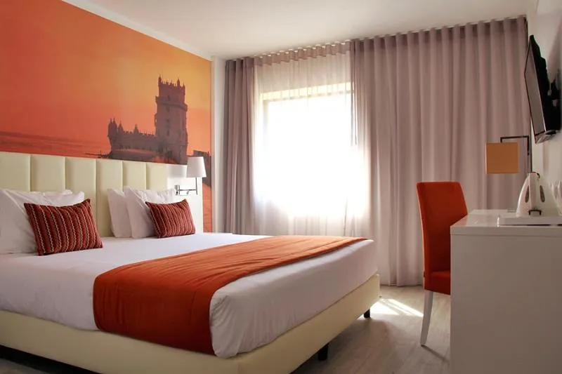 DOUBLE STANDARD Room, Masa Hotel Almirante, Lisbon