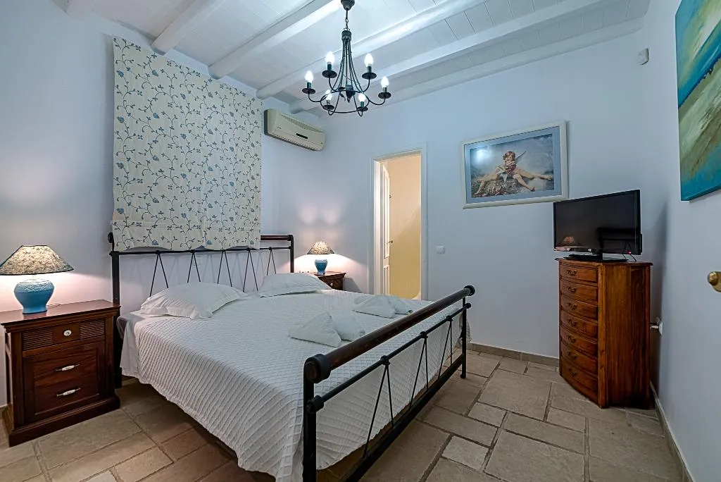 SUITE SUPERIOR POOL VIEW Room, Mykonian Iros, Mykonos