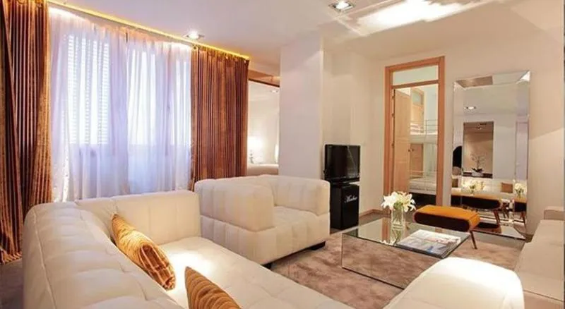 APARTMENT CAPACITY 6 Room, AB Design Suites  Madrid, Madrid