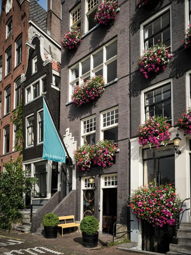 General view, Max Brown Htl Canal District, part of Sircle Colle, Amsterdam