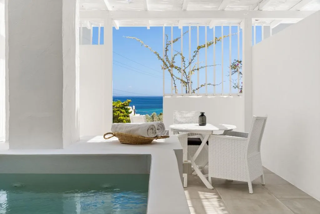 SUITE DELUXE WITH JACUZZI Room, Mr & Mrs White Tinos, Mykonos