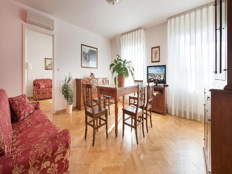 SUITE CITY VIEW Room, Suite Home Prague, Prague