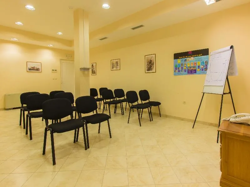 Conferences, Spongiola, Split