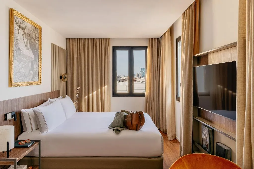 SUITE TWO BEDROOMS WITH TERRACE Room, Casa de las Artes, member of Melia Collection, Madrid