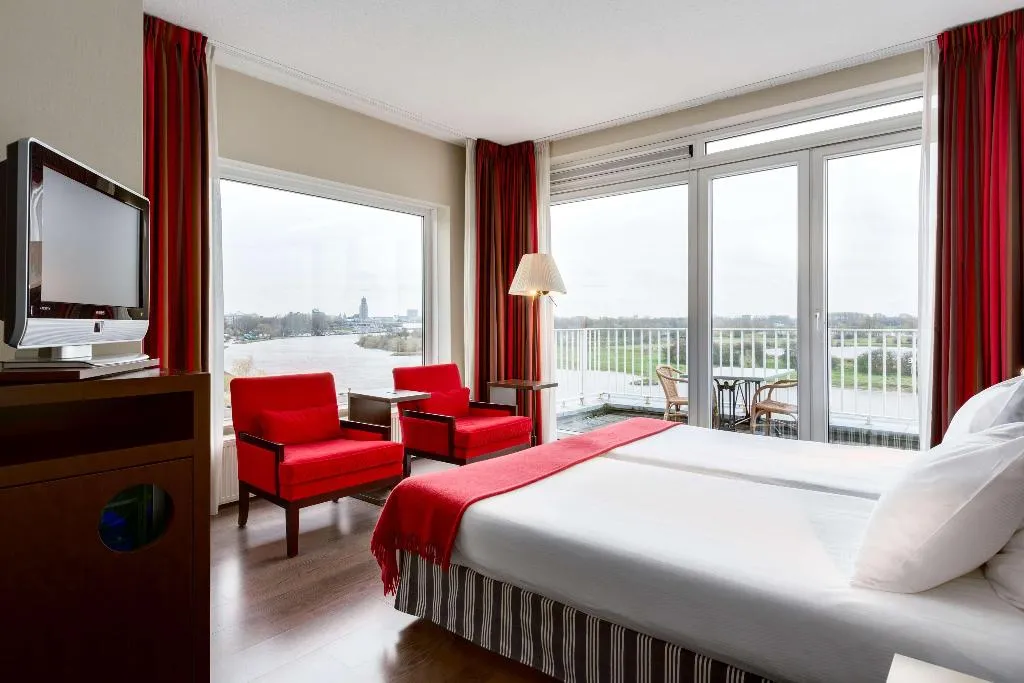JUNIOR SUITE WITH VIEWS Room, NH Arnhem Rijnhotel, Amsterdam