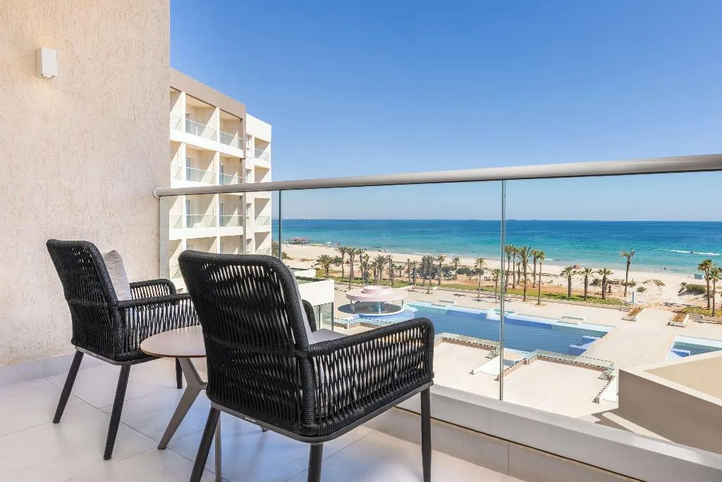 SUITE SEA FRONT Room, Hilton Skanes Monastir Beach Resort, Tunisia