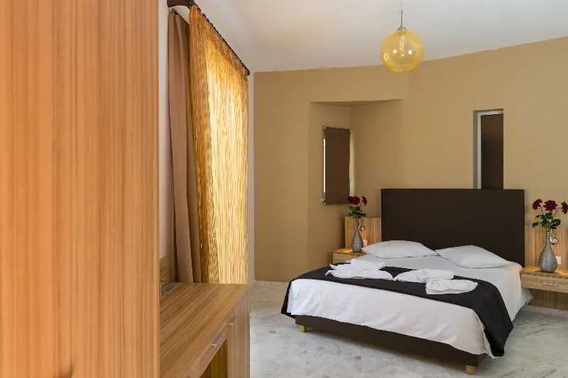 Room, Elotia, Crete