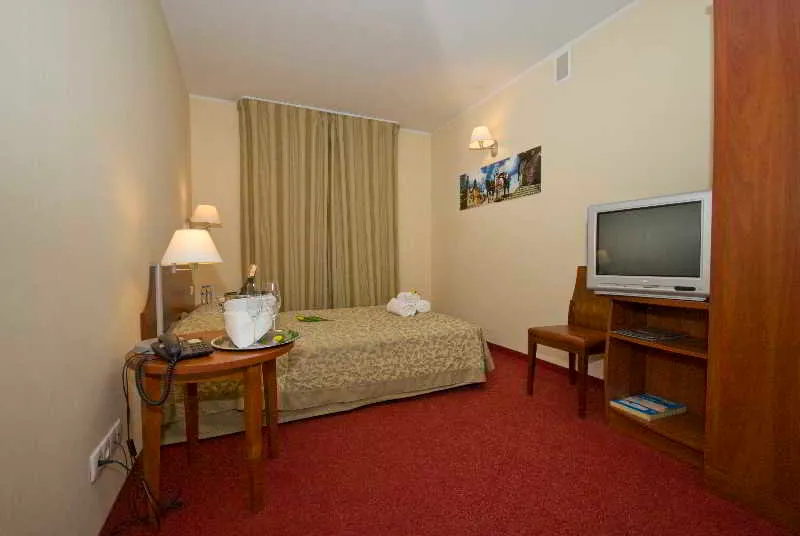 Room, Major, Krakow
