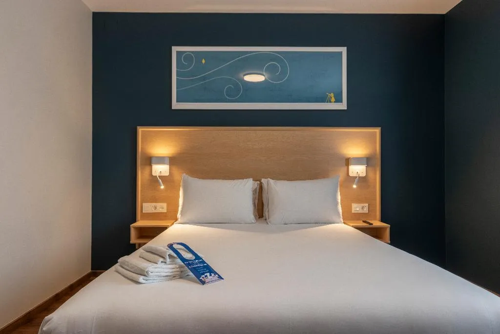 Room WITH DOUBLE BED Room, Travelodge Madrid Arturo Soria, Madrid