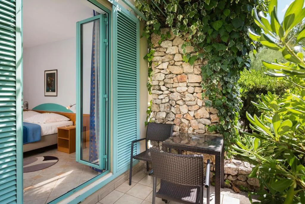 Double or Twin TWO BEDS Room, Bretanide, Split