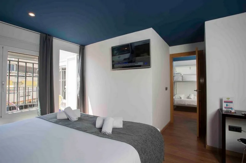 FAMILY ROOM WITH TERRACE Room, Casual Del Cine Valencia, Valencia