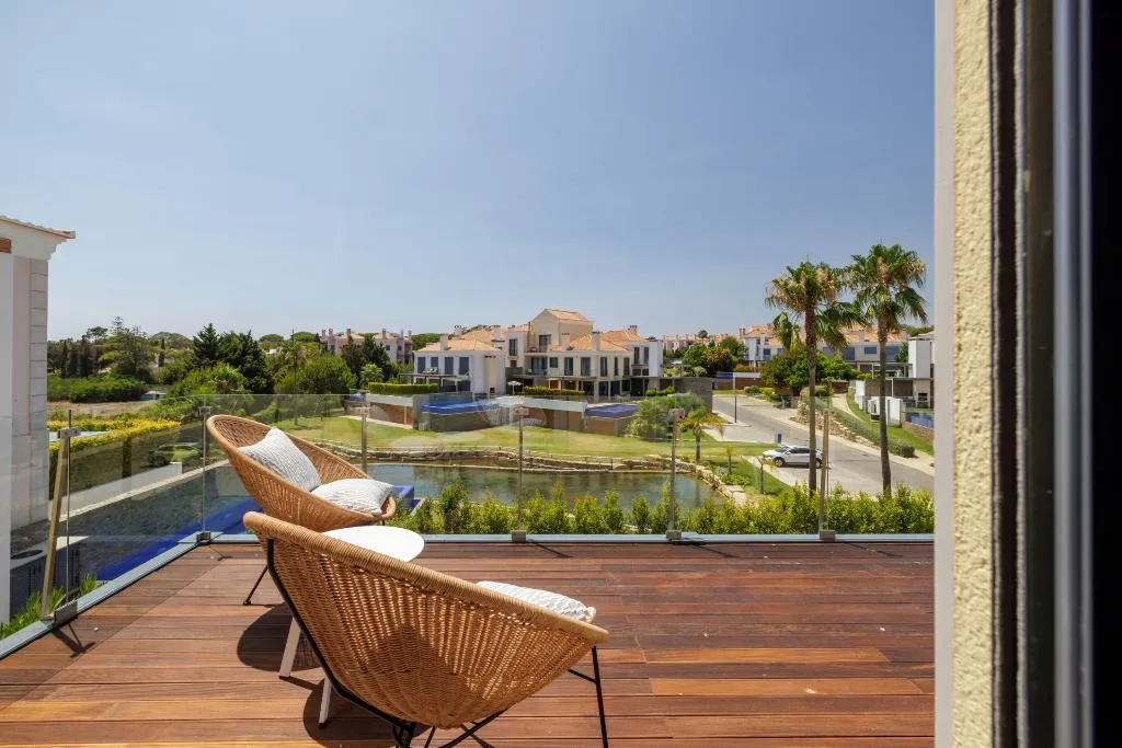 TOWNHOME CAPACITY 5 THREE BEDROOM Room, Vale Do Lobo Resort, Algarve