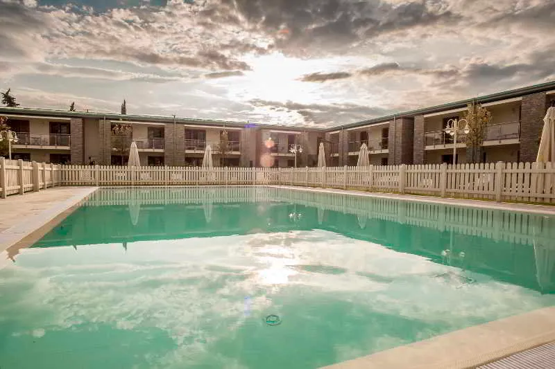 Pool, Chianti Village Morrocco, Florence