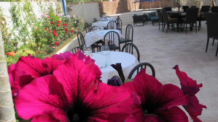 Image, Hotel Nika, Kavaje