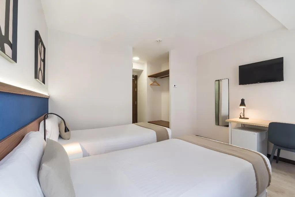 Double or Twin SUPERIOR WITH BALCONY Room, Roisa Hostal Boutique, Madrid