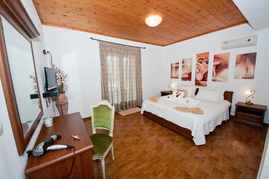 VILLA TWO BEDROOMS Room, Four Season Villas, Skiathos