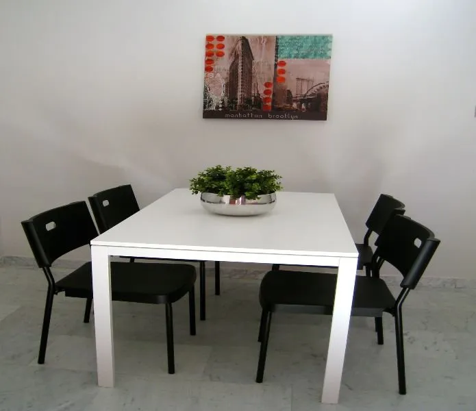 Room, KM1 San Bernardo Apartments, Madrid