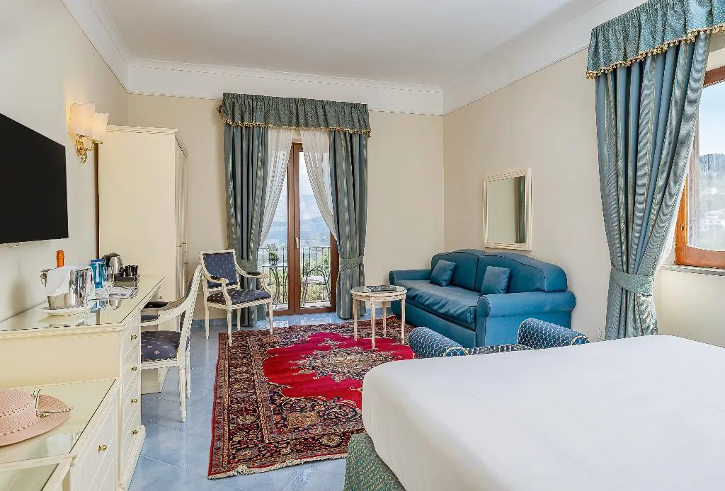 Double or Twin DELUXE SEA VIEW WITH BALCONY Room, Hotel Jaccarino, Naples