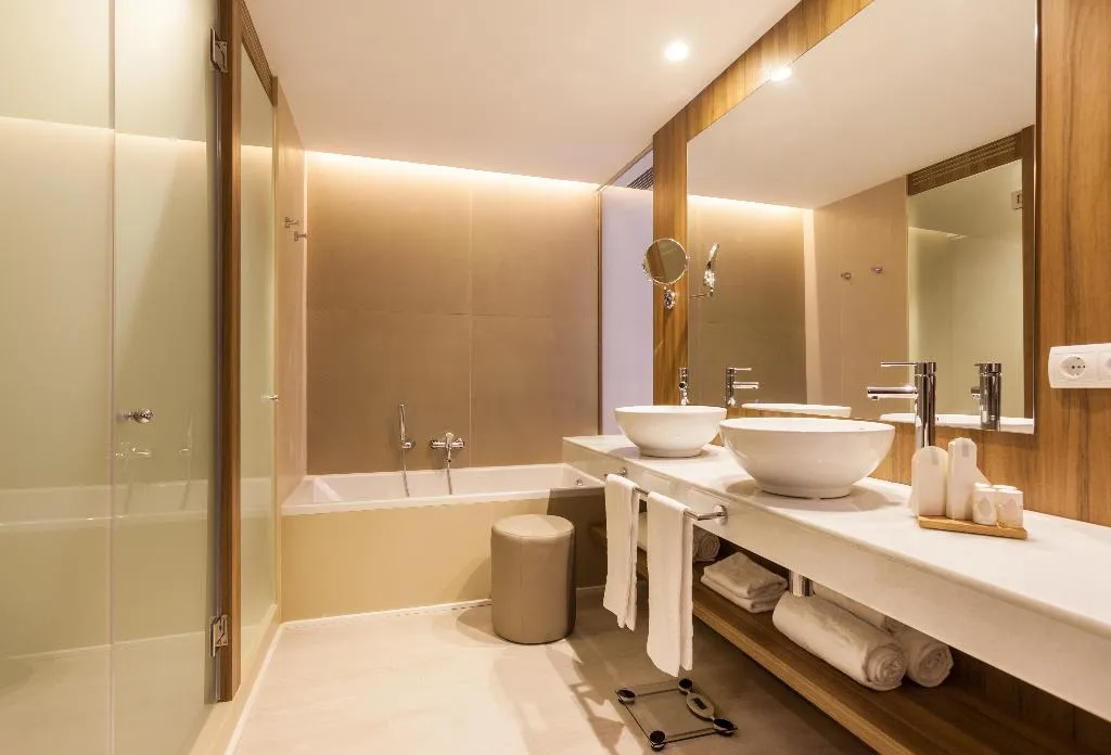 SUITE POOL VIEW Room, Zafiro Palace Alcudia, Majorca