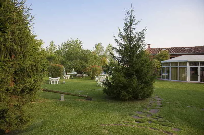 Sports and Entertainment, Relais Leon d'Oro, Venice