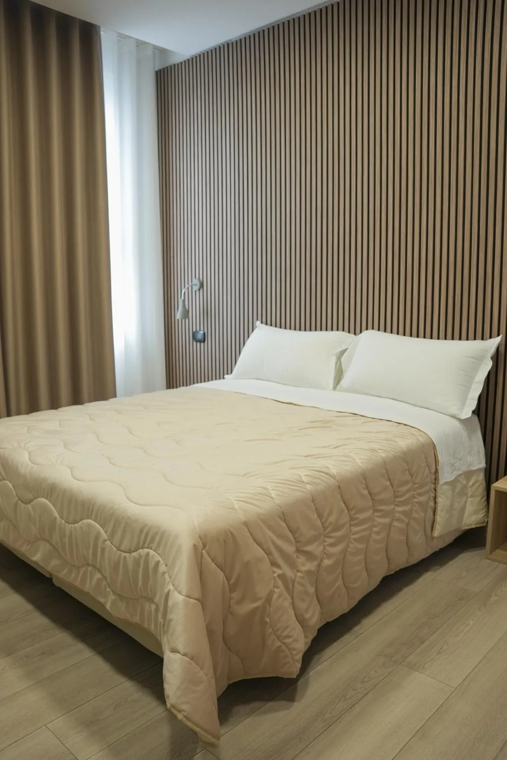 DOUBLE SUPERIOR Room, La Casa del Pellegrino, Naples
