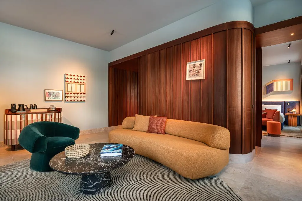 SUITE KING SIZE BED Room, Andaz Lisbon, Lisbon