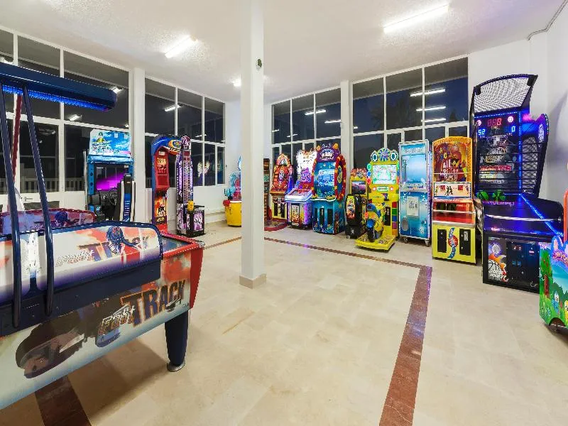 Sports and Entertainment, Globales Playa Estepona, Costa Del Sol