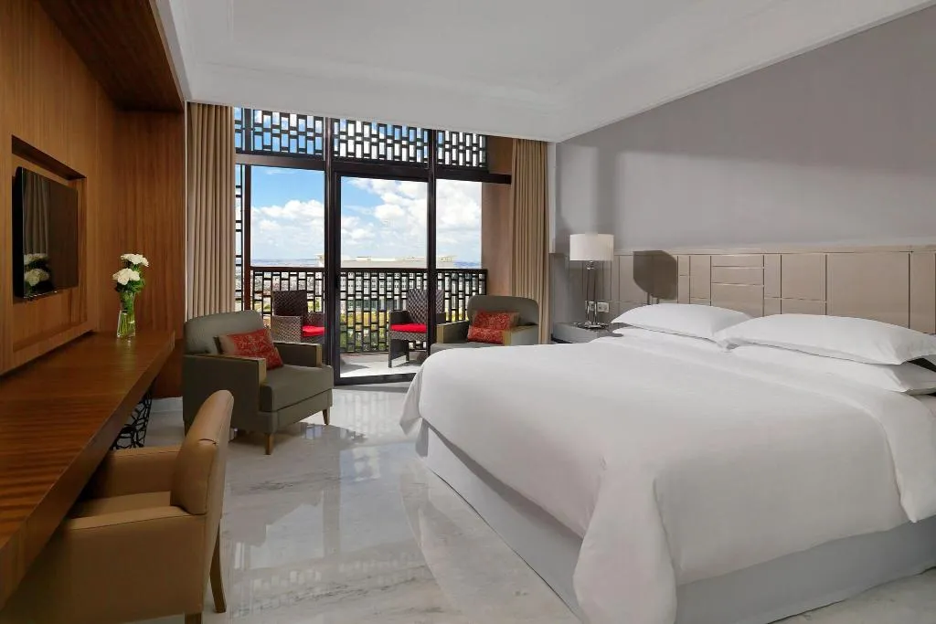 DOUBLE DELUXE KING BED Room, Sheraton Tunis, Tunisia